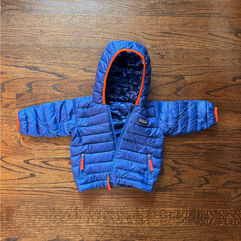 Patagonia Down Sweater Hoody (size 6-12 months).